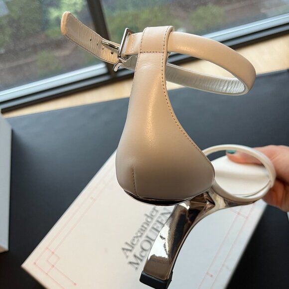 NWT Alexander McQueen Arc Sandals White Leather Sculpted Heels Ankle Strap - Picture 11 of 16